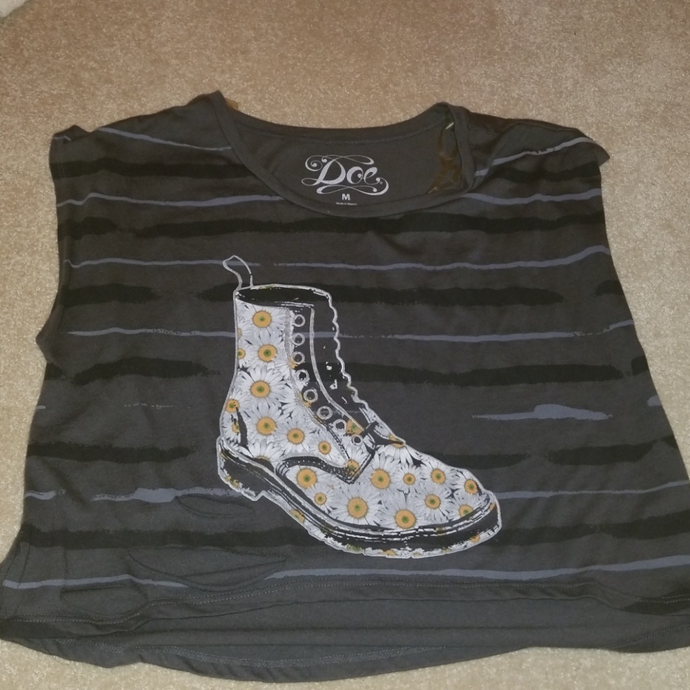 Graphic tee/crop top